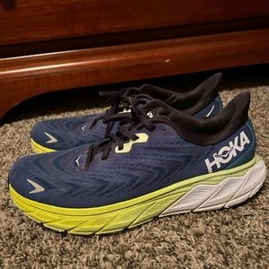 Men Hoka Arahi 6. Size 10D